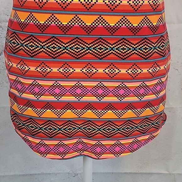 No Boundaries Colorful Geometric Tank Top Women's Size M - Picture 3 of 10